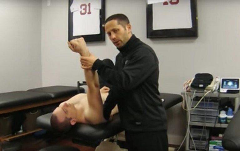 How to Stabilize the Scapula During Shoulder Elevation
